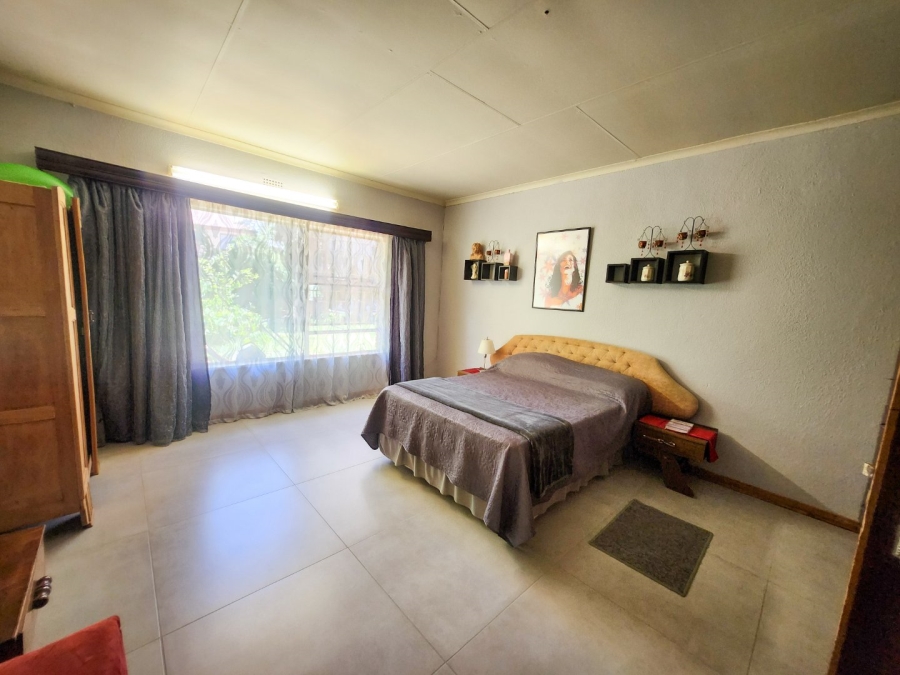 4 Bedroom Property for Sale in Flamwood North West